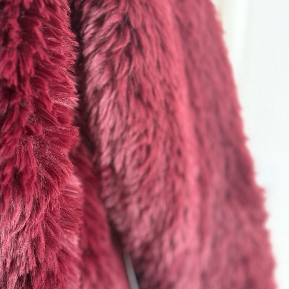 SIMPLY VERA WANG MAROON RED FAUX FUR GLAM FURRY RAVE SHERPA JACKET BURGUNDY - Picture 10 of 13